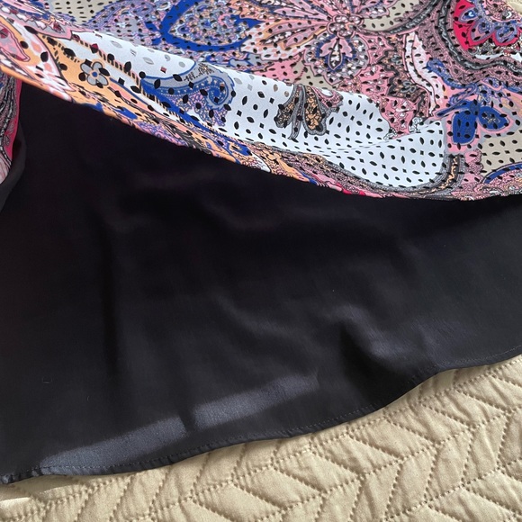 Dana Buchman multicolor paisley blouse with laser cutout overlay on the front. - Picture 9 of 12